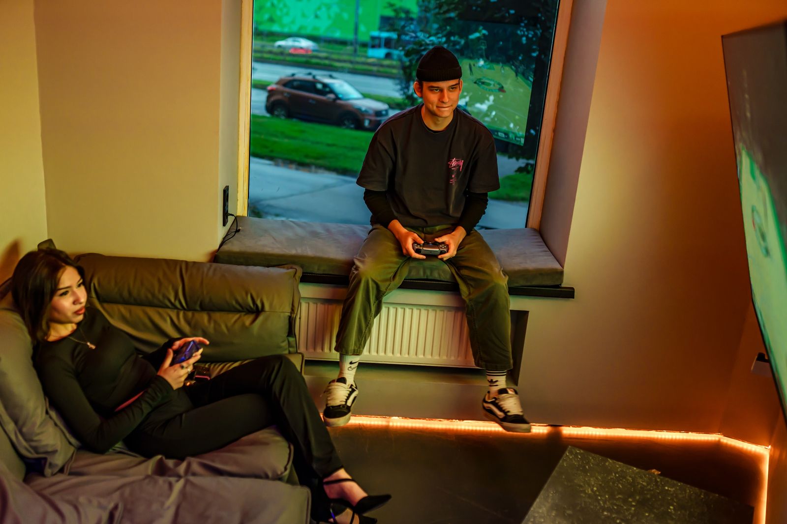 Зона TV + PS5 в клубе FOR FAME